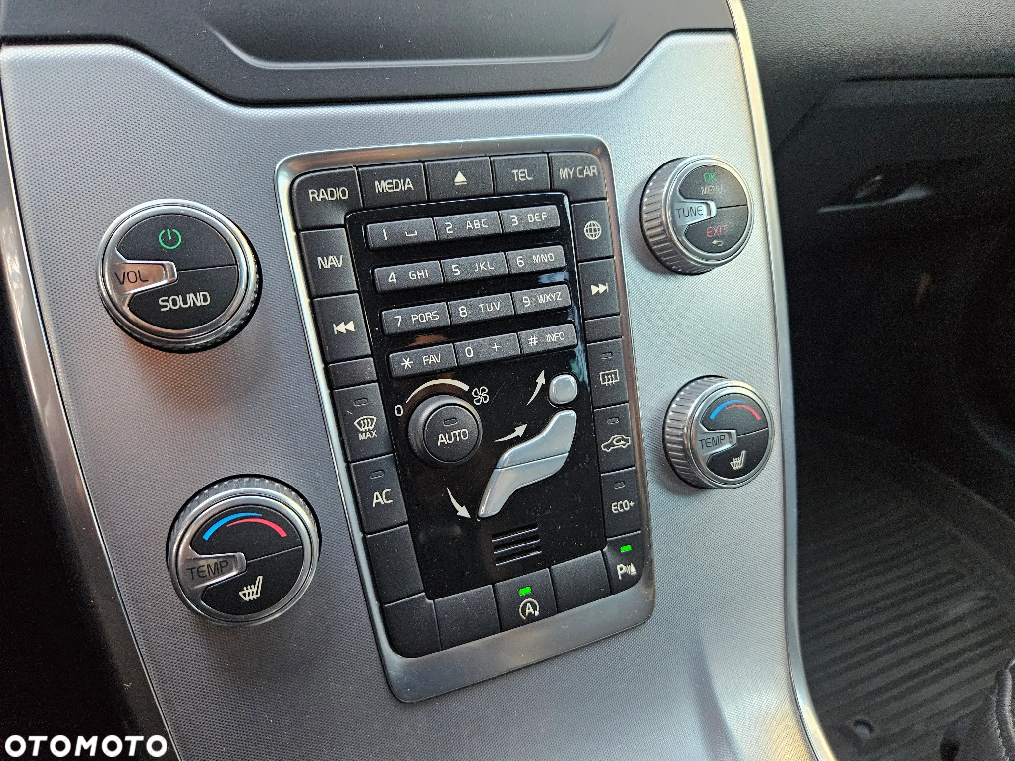 Volvo V70 D4 Geartronic Momentum - 22
