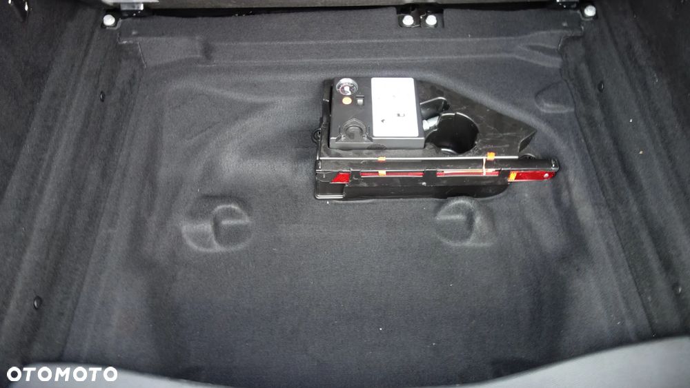 Mercedes-Benz GLA ver-200-7g--dct-activity-edition - 19