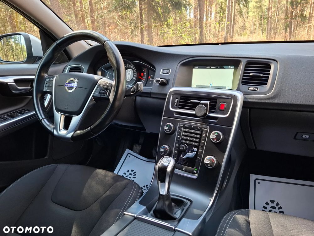 Volvo V60 D4 Drive-E Dynamic Edition (Kinetic) - 17