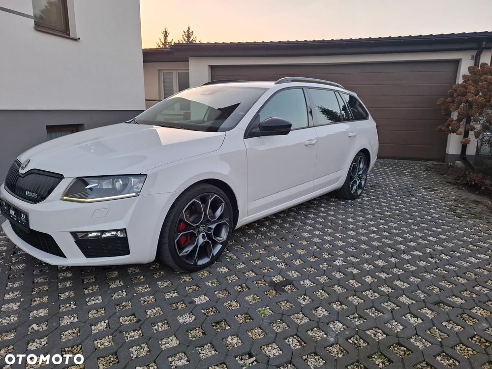 Skoda Octavia 2.0 TDI DSG RS - 2