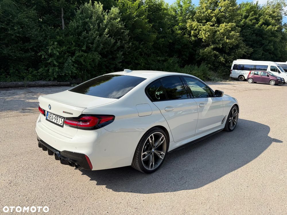 BMW Seria 5 M550i xDrive - 10