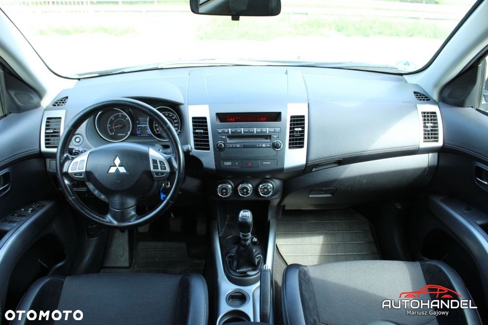 Mitsubishi Outlander - 9