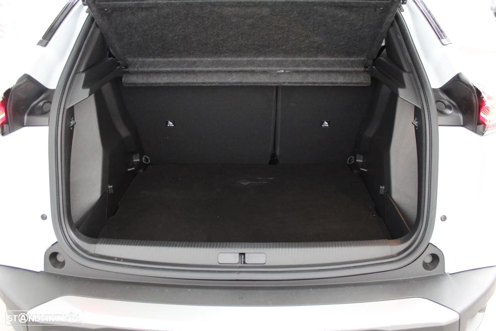 Peugeot e-2008 54 kWh GT - 11