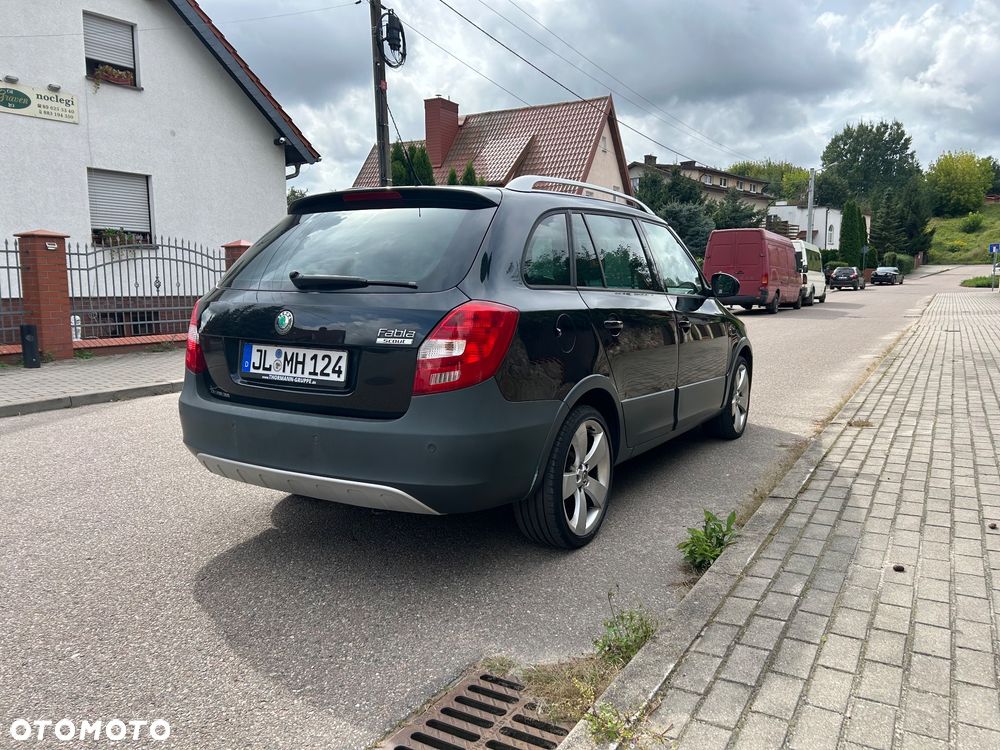 Skoda Fabia 1.6 16V Scout - 10