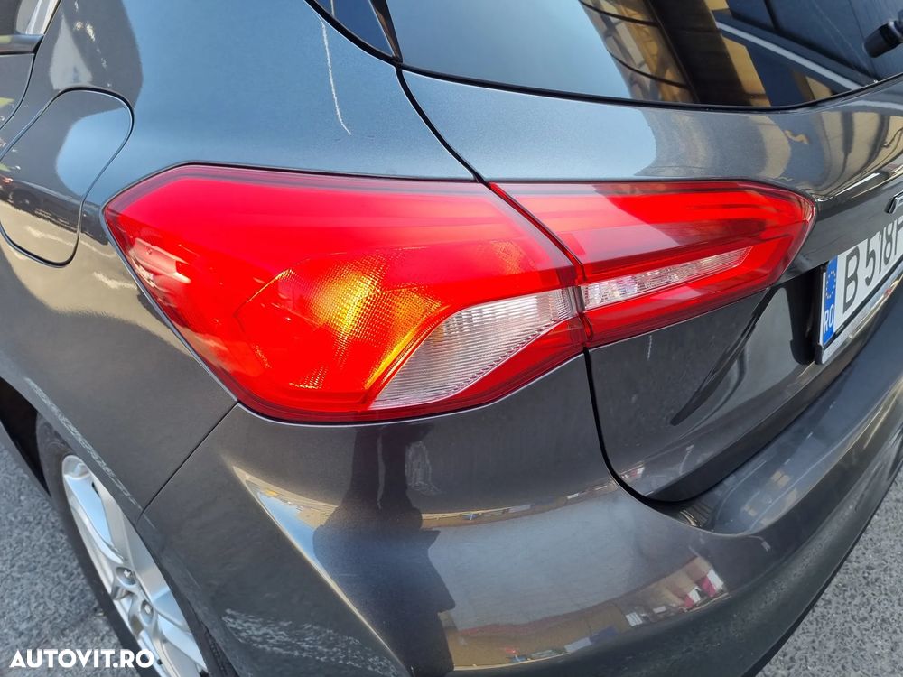 Ford Focus 1.0 EcoBoost Titanium - 24