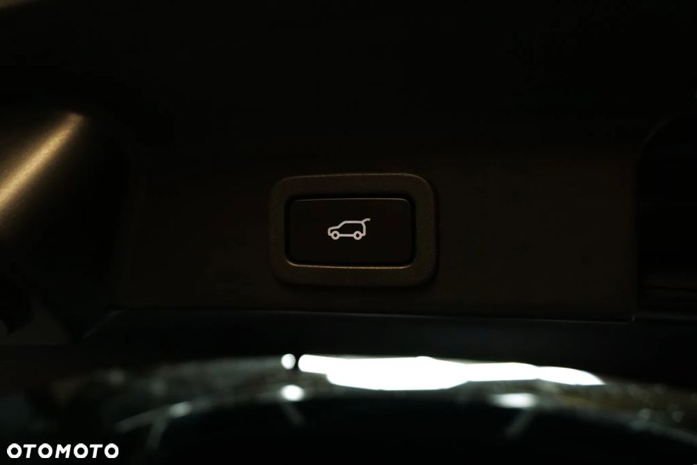 Jaguar F-Pace 2.0 P250 mHEV AWD R-Dynamic Black - 29