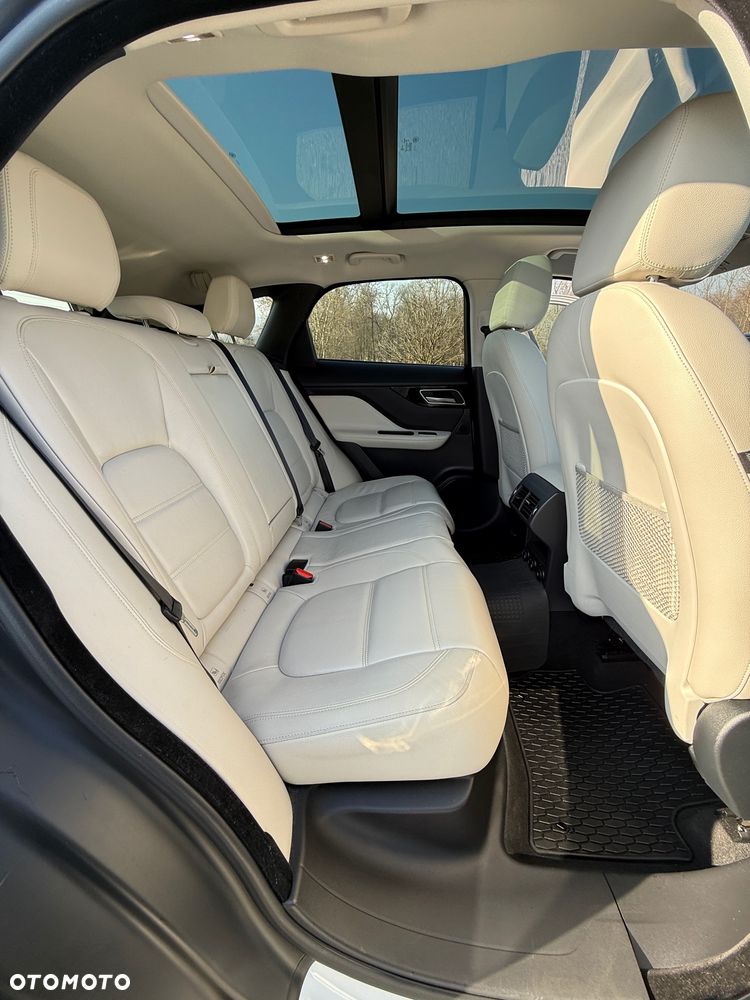 Jaguar F-Pace - 13