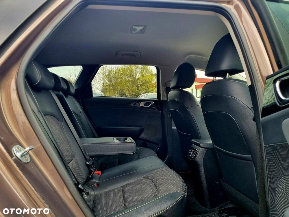 Kia Ceed 1.6 CRDi DCT Spirit - 12