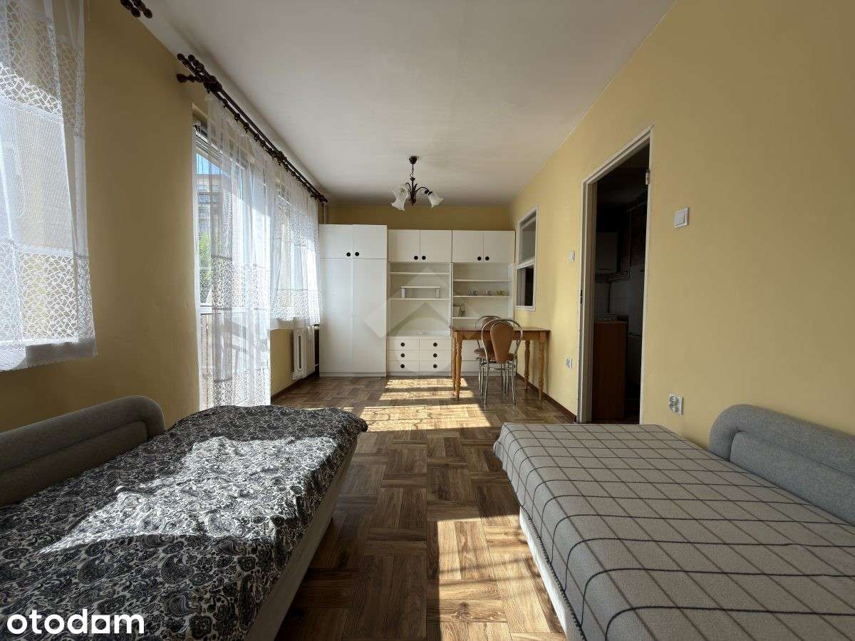 kawalerka | osobna kuchnia | balkon francuski