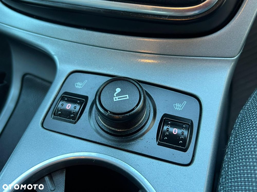 Ford C-MAX 1.6 Ti-VCT Champions Edition - 19