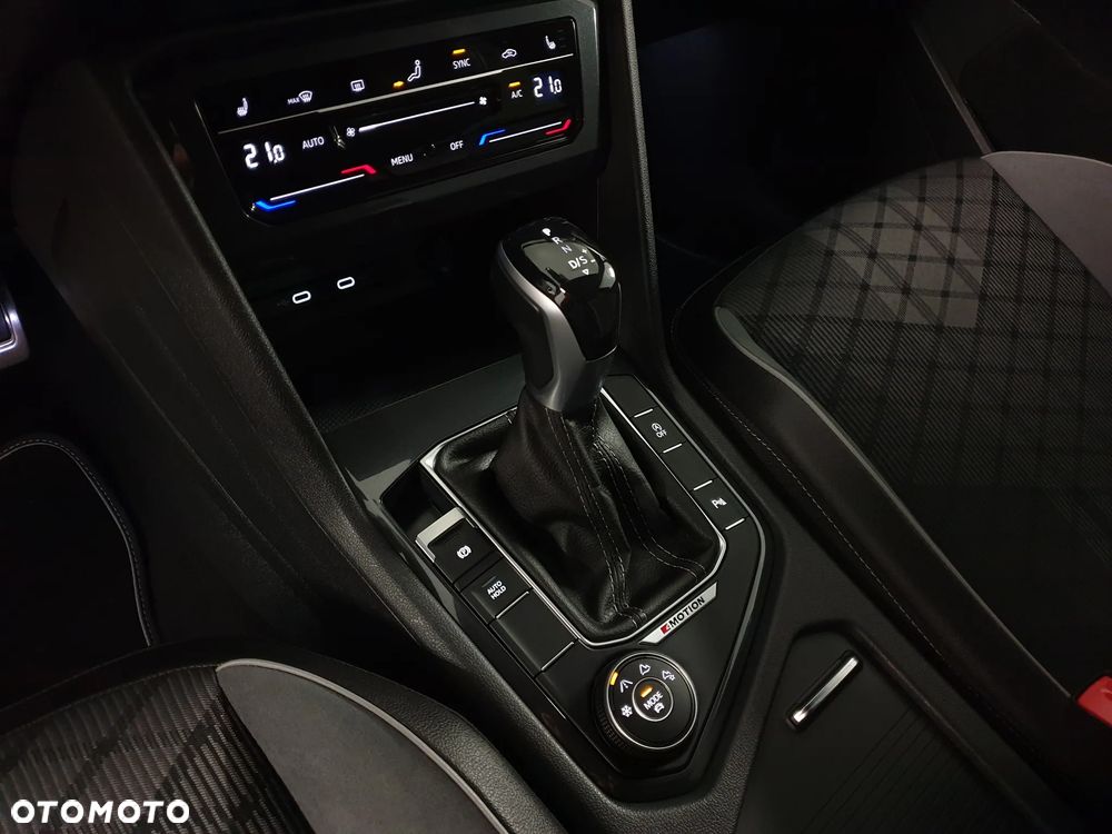 Volkswagen Tiguan 2.0 TDI SCR 4MotION DSG R-Line - 35