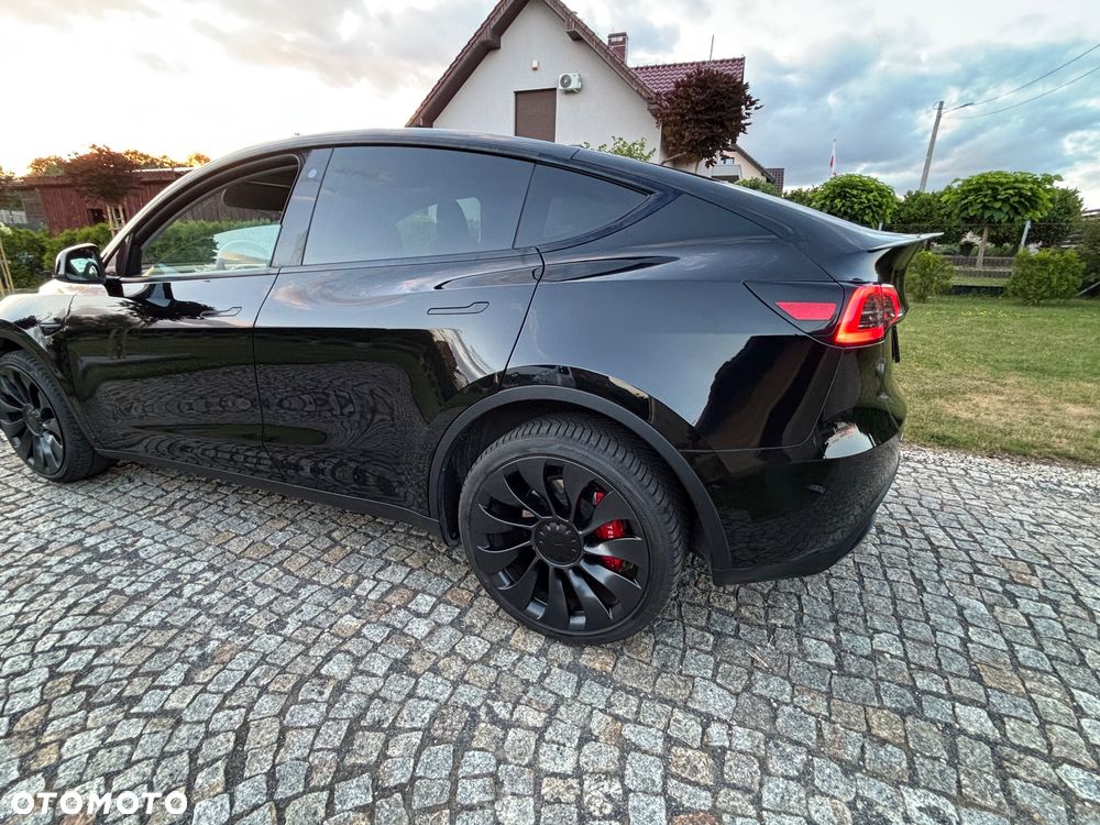 Tesla Model Y Long Range Dual Motor AWD - 10