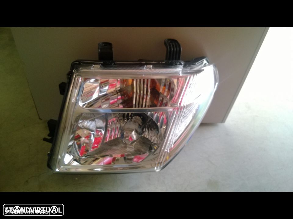 Farol Xenon Nissan Navara D40 2009 - 1