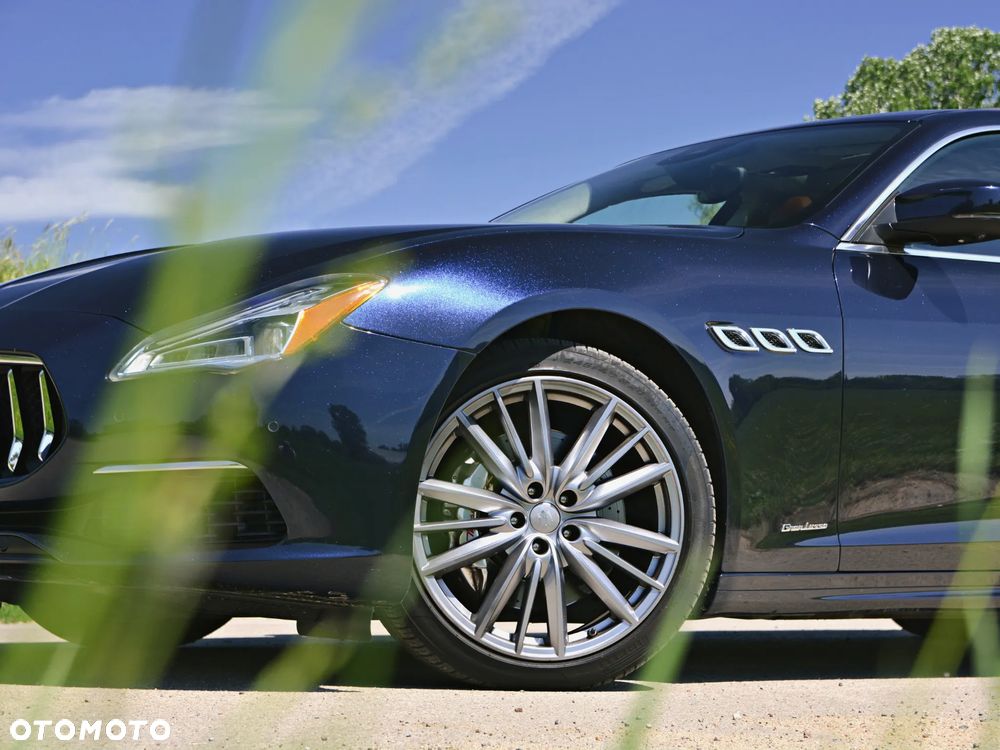 Maserati Quattroporte - 4