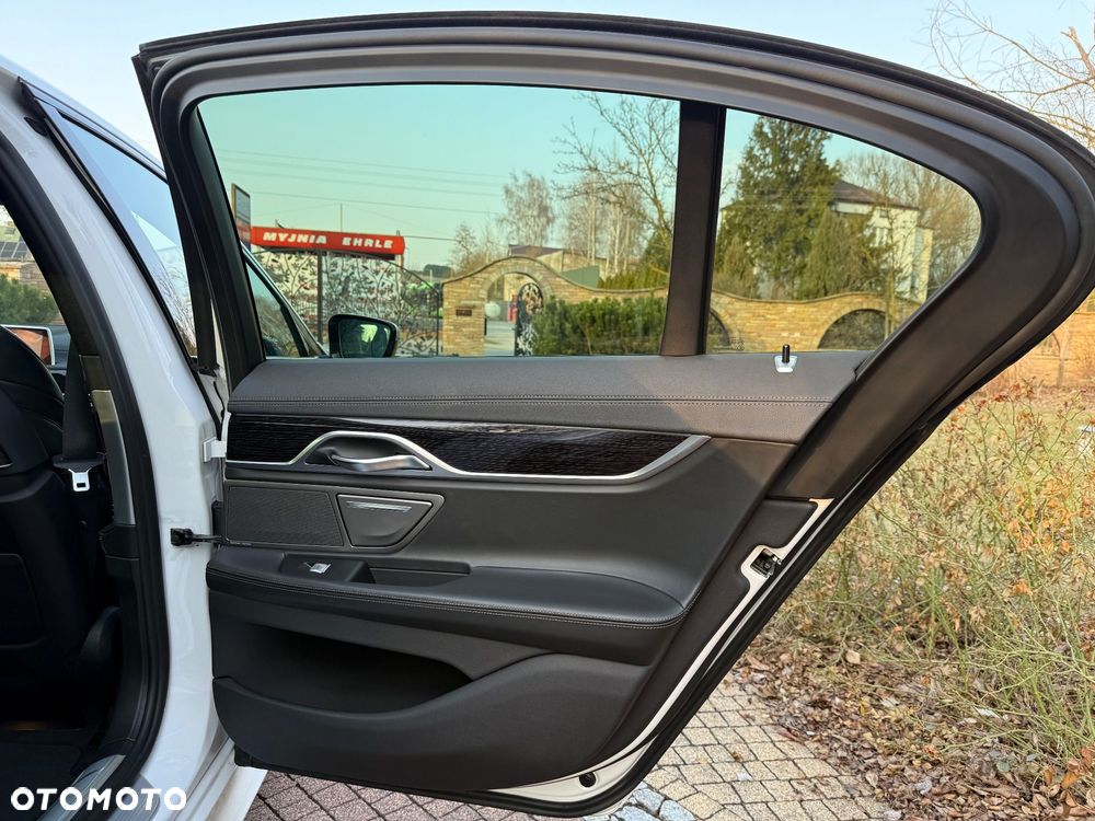 BMW Seria 7 - 21