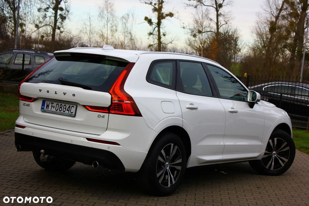 Volvo XC 60 D4 Momentum Pro - 11