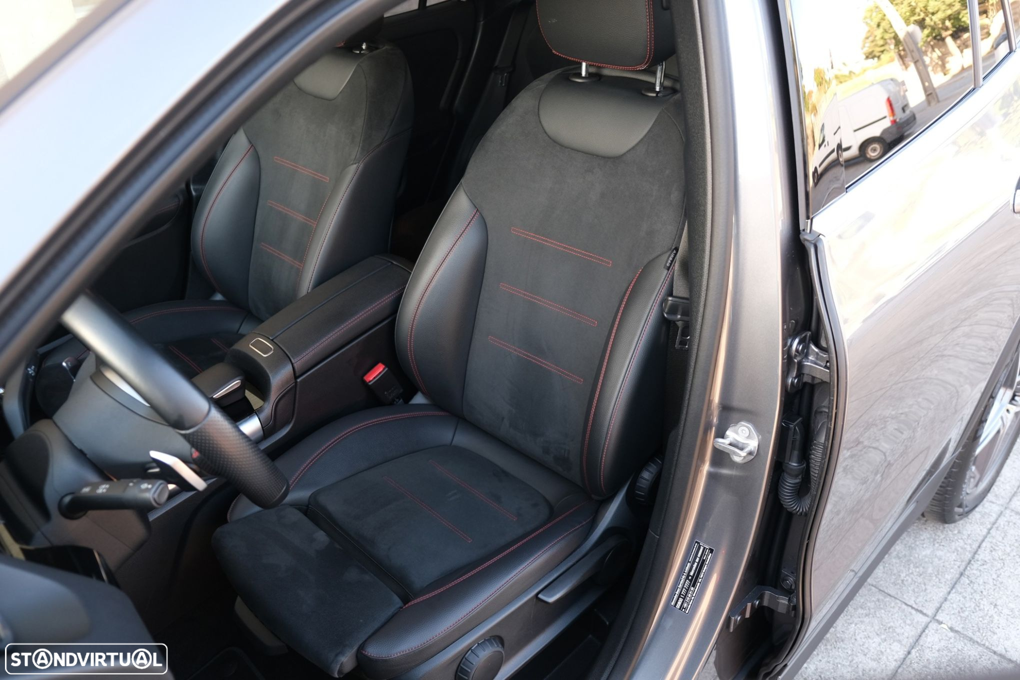 Mercedes-Benz GLA 250 e AMG Line - 13
