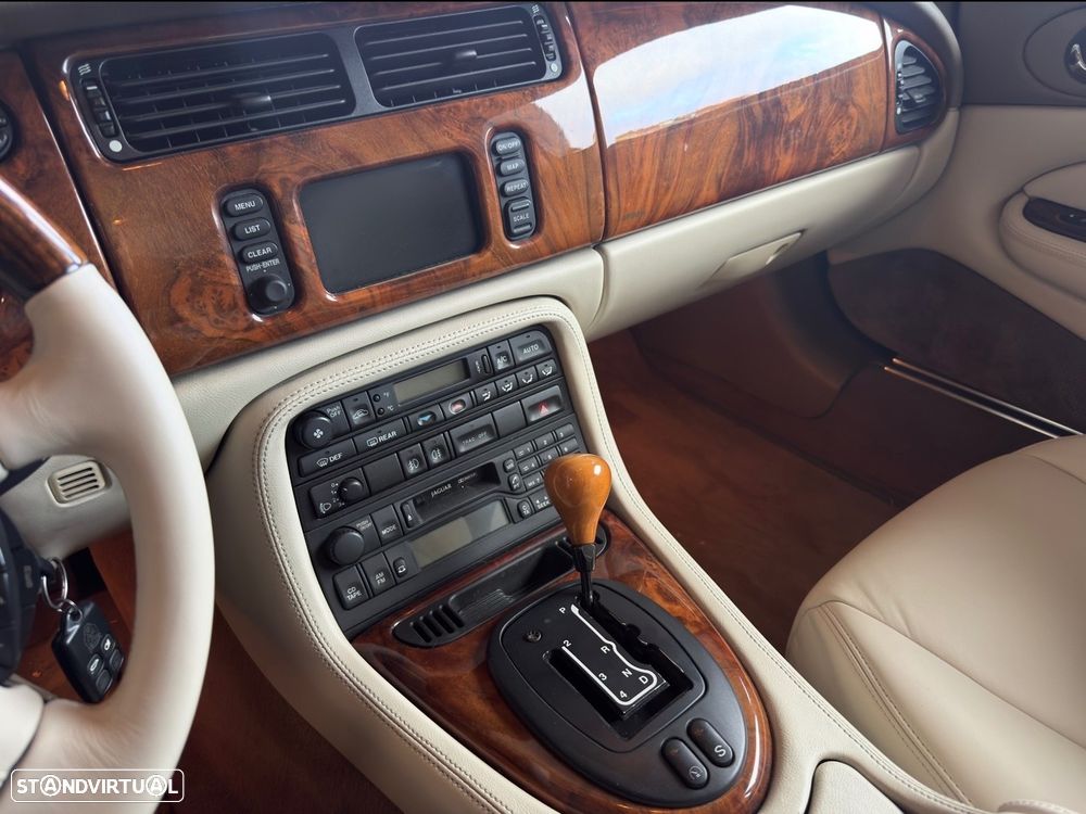 Jaguar XK XKR 4.0 Coupé - 8