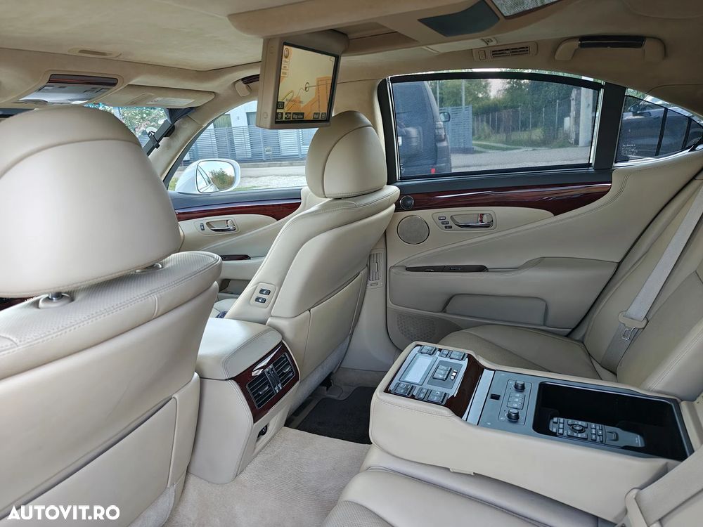 Lexus Seria LS - 11