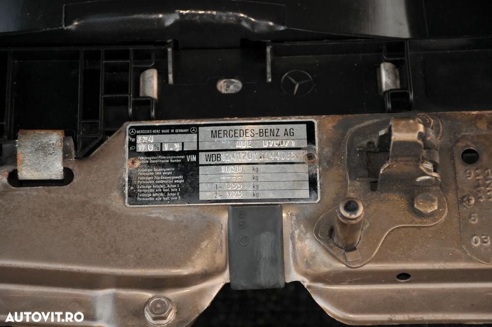 Mercedes-Benz E - 23