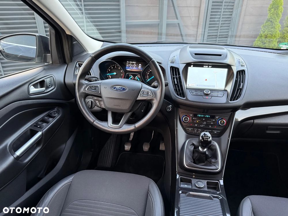 Ford Kuga 1.5 EcoBoost 2x4 Titanium - 8