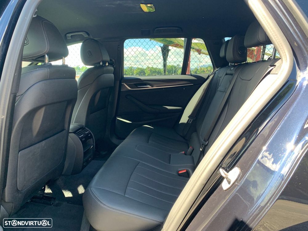 BMW 530 e Pack Desportivo M Pro - 13