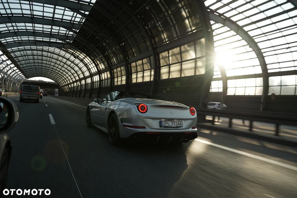 Ferrari California T - 18