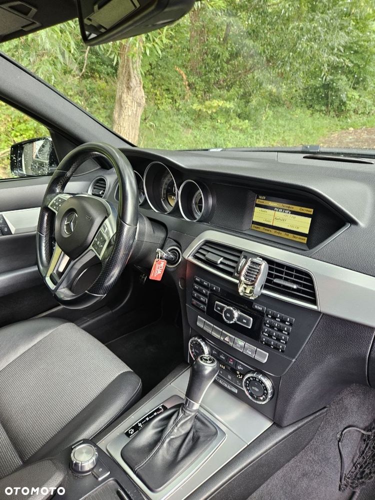 Mercedes-Benz Klasa C 250 CDI BlueEff Avantgarde 4-Matic - 13