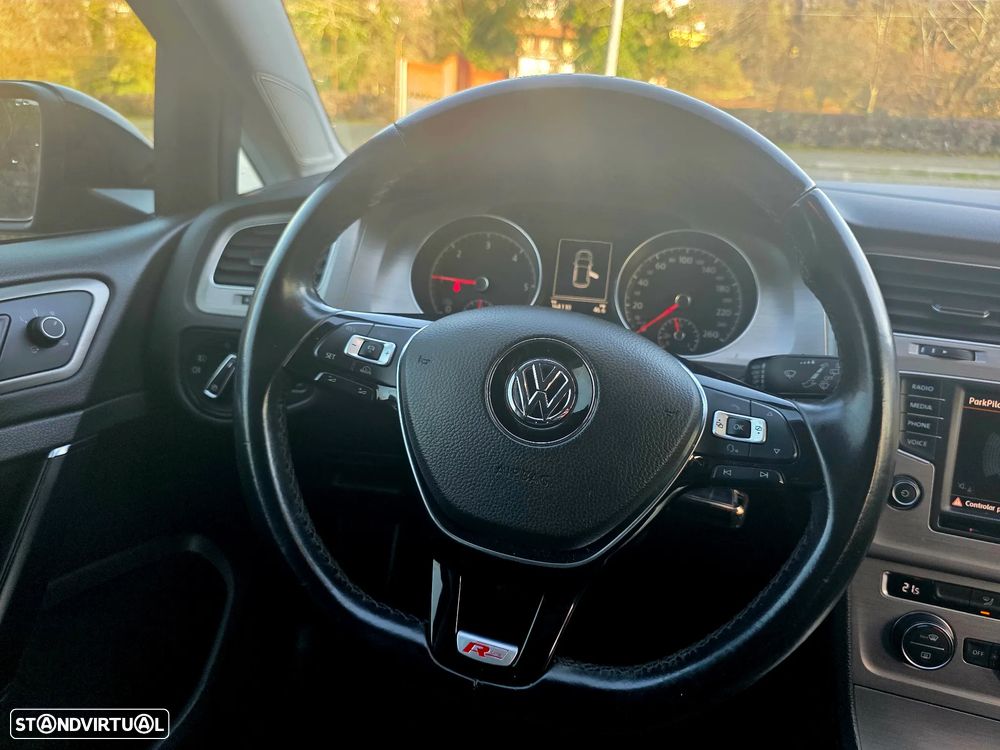 VW Golf 1.6 TDi R-Line - 17