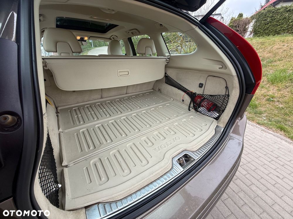 Volvo XC 60 D5 AWD Summum - 17