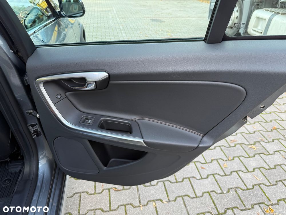 Volvo V60 Cross Country D4 Drive-E Summum - 24