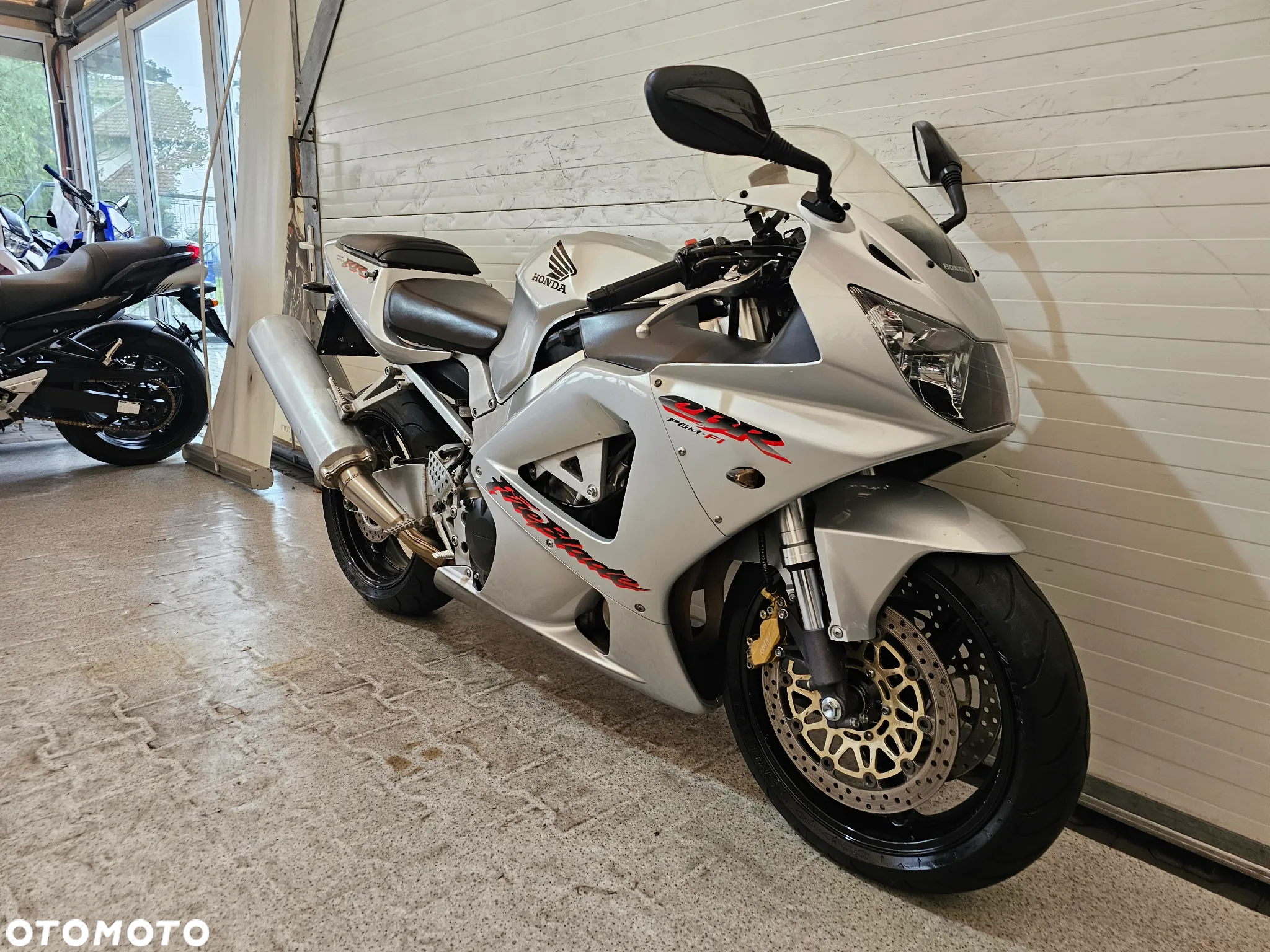 Honda CBR - 6
