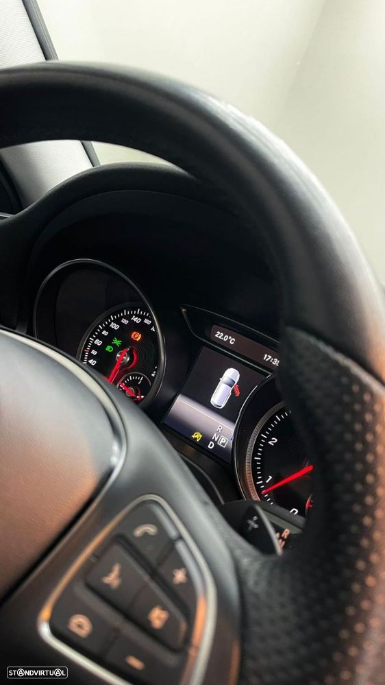 Mercedes-Benz CLA 200 Shooting Brake d 7G-DCT UrbanStyle Edition - 28