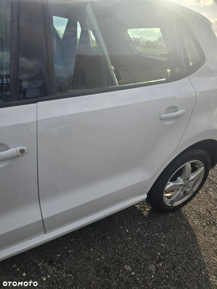 Drzwi lewy tyl vw polo V 6R 6C w kolorze LC9A - 1