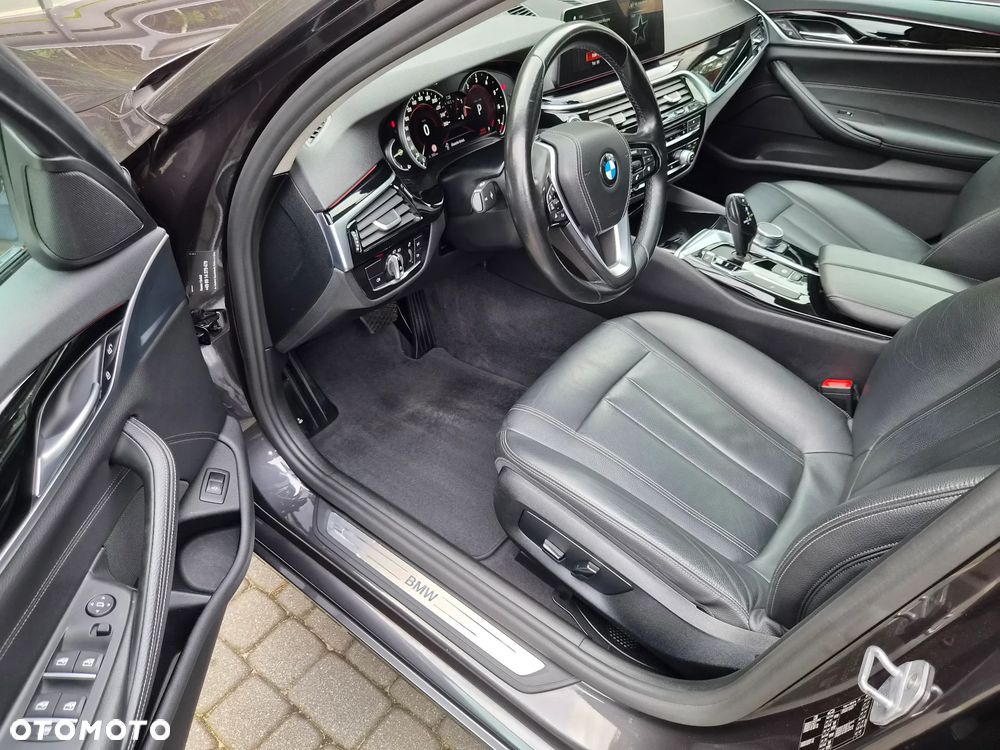 BMW Seria 5 530i Luxury Line - 9