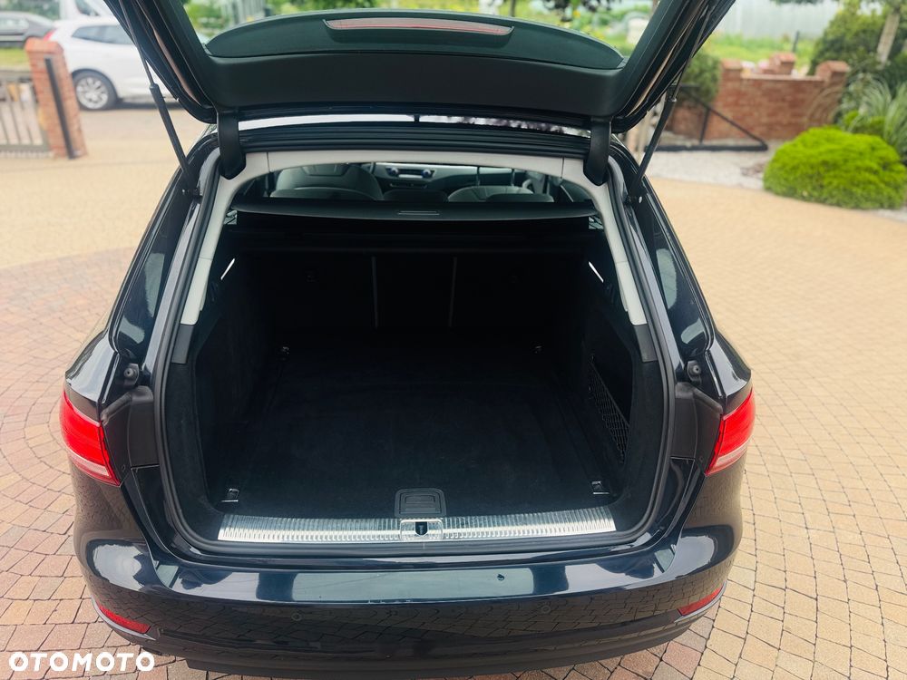 Audi A4 Avant 35 TDI S tronic design - 14