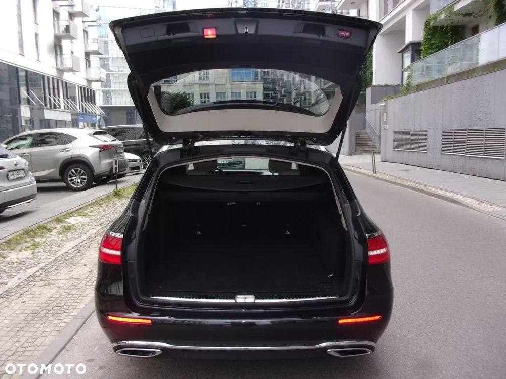 Mercedes-Benz Klasa E 220 d 4-Matic 9G-TRONIC - 18
