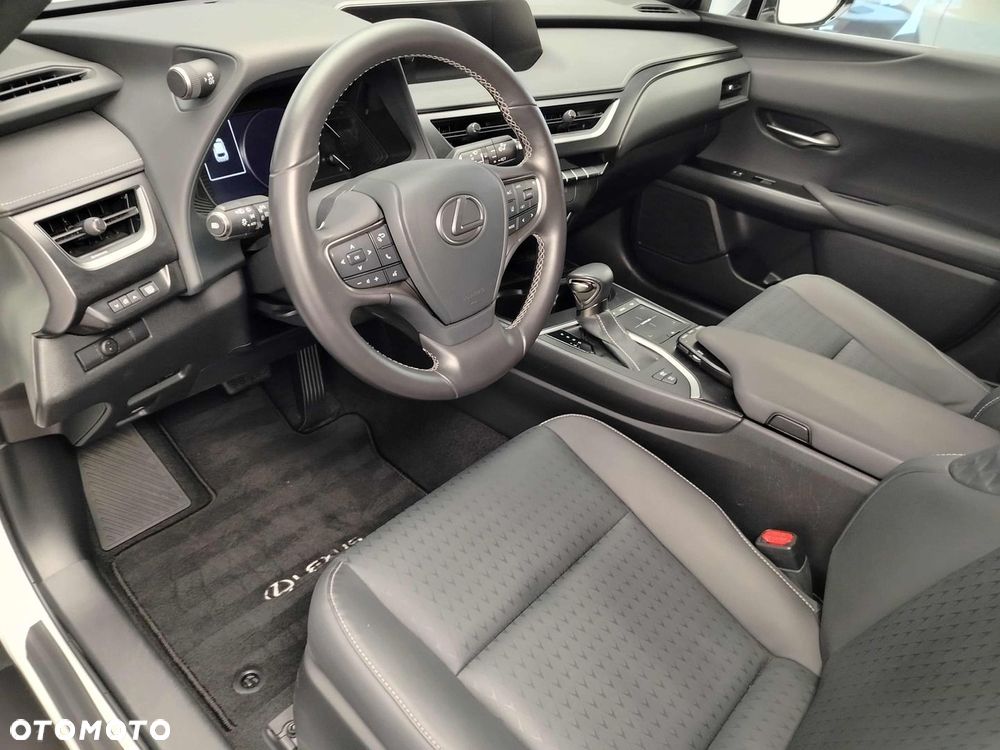 Lexus UX - 13