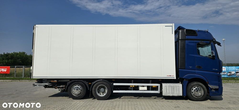 Mercedes-Benz Actros - 19