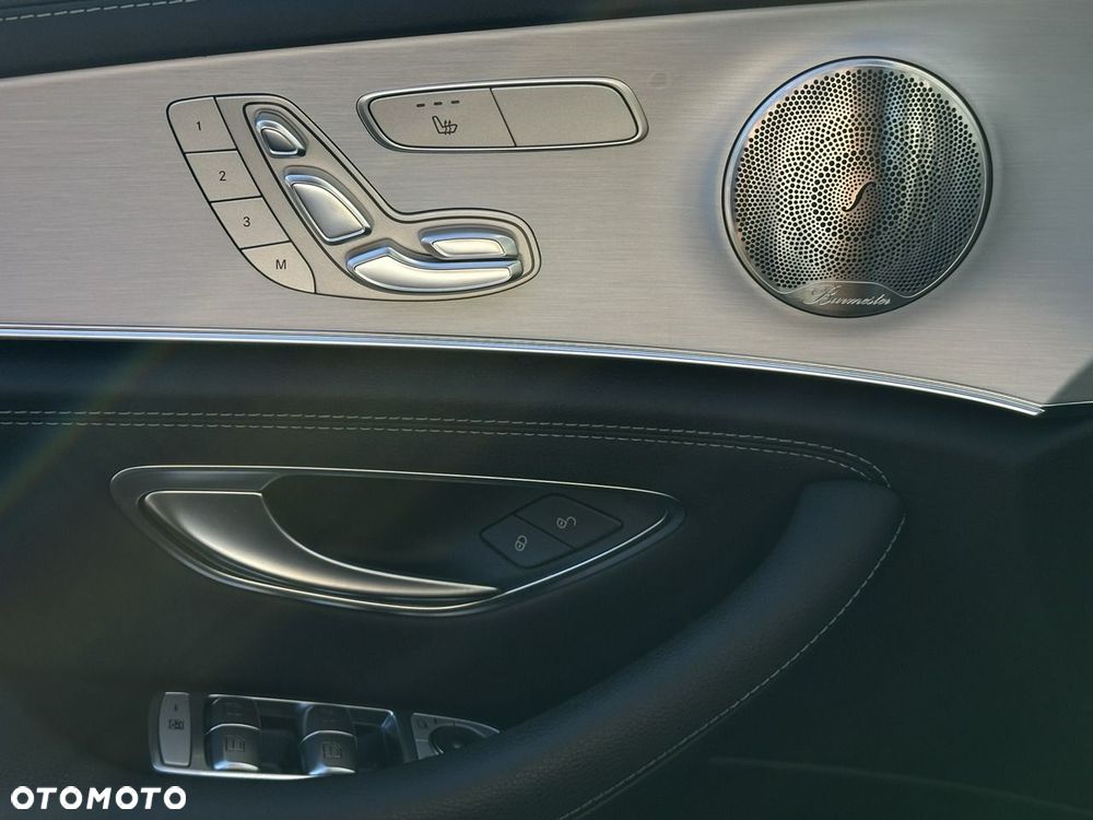 Mercedes-Benz Klasa E 300 de AMG - 40