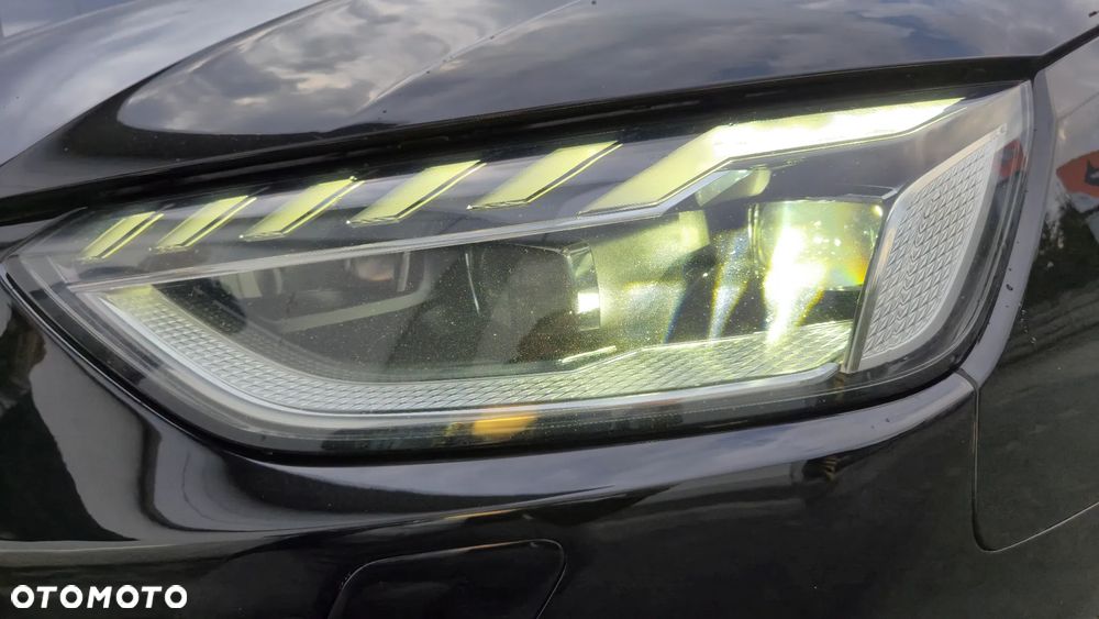 Audi A4 Avant 30 TDI S tronic - 33