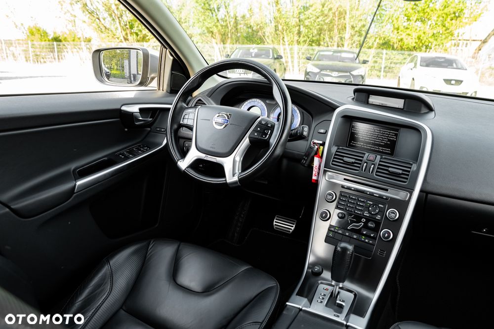 Volvo XC 60 2.0T Powershift RDesign - 24