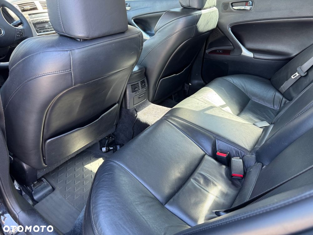 Lexus IS 220 D Prestige - 14