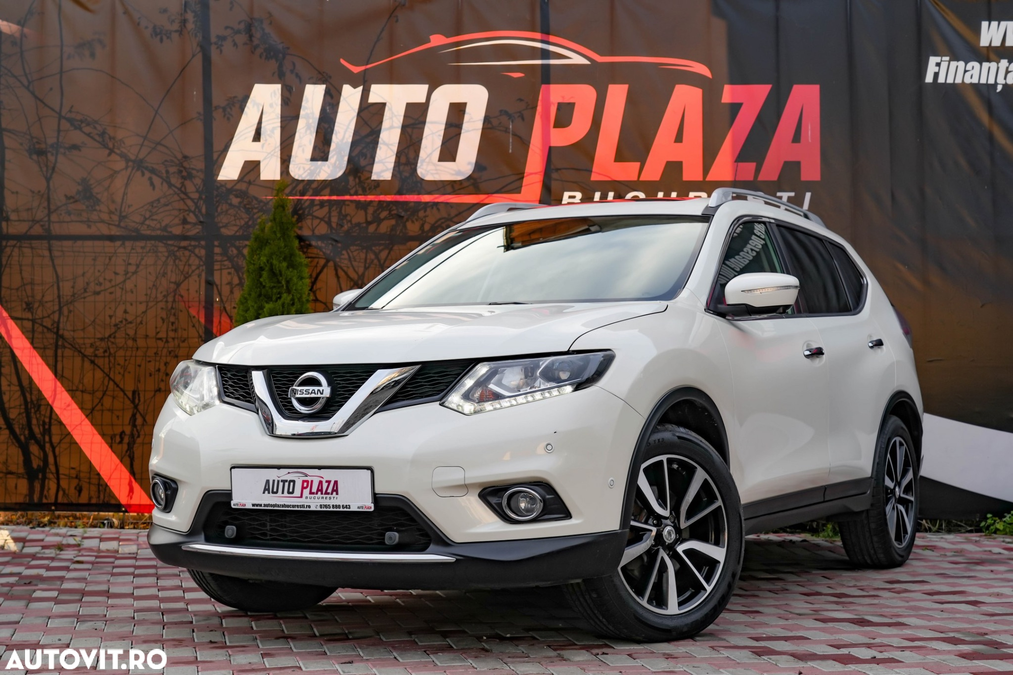 Nissan X-Trail 1.6L dCI Start/Stop XTRONIC Tekna - 4