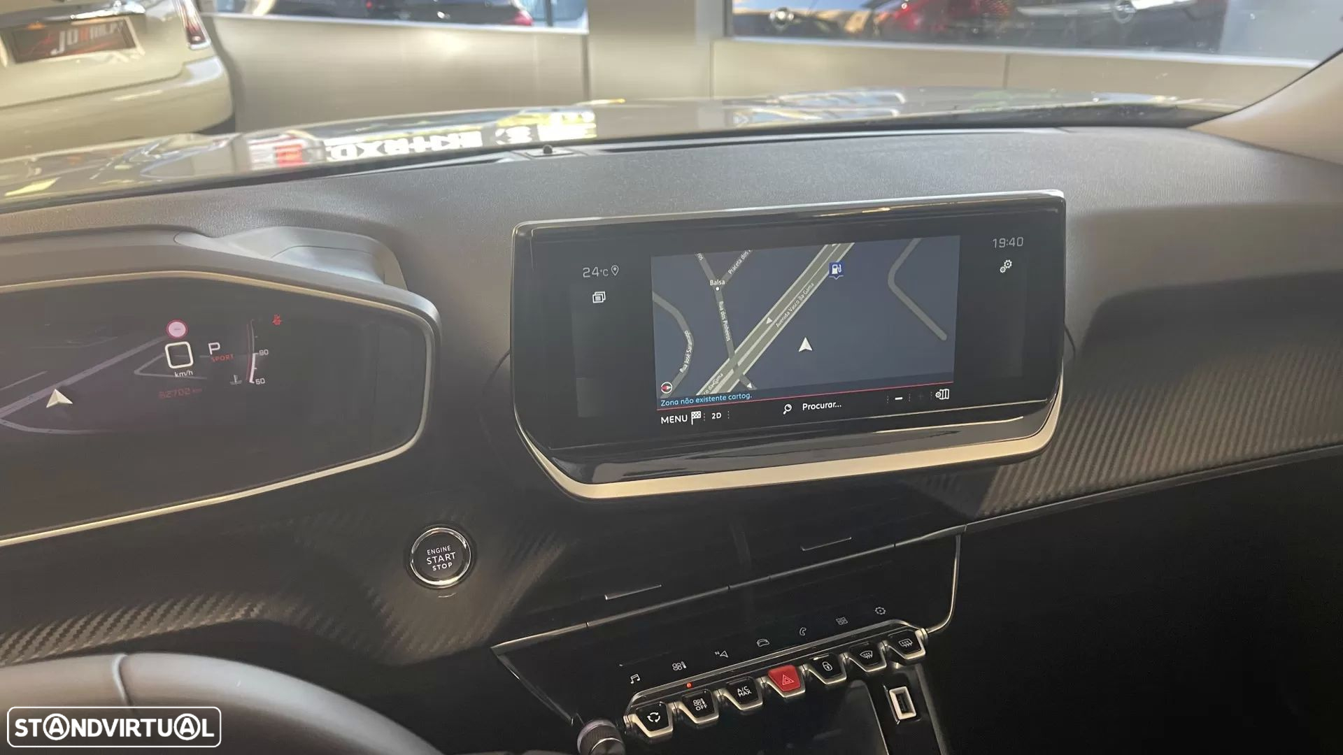 Peugeot 2008 1.2 PureTech Allure EAT8 - 28