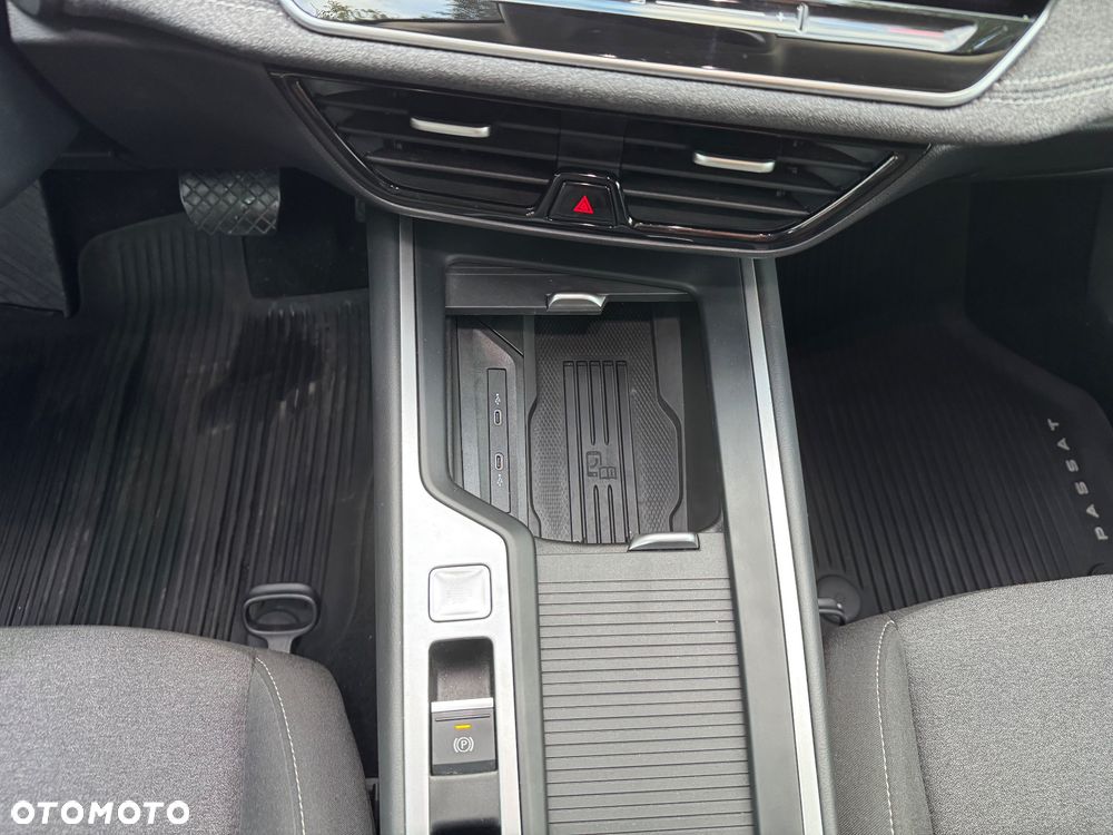 Volkswagen Passat - 31