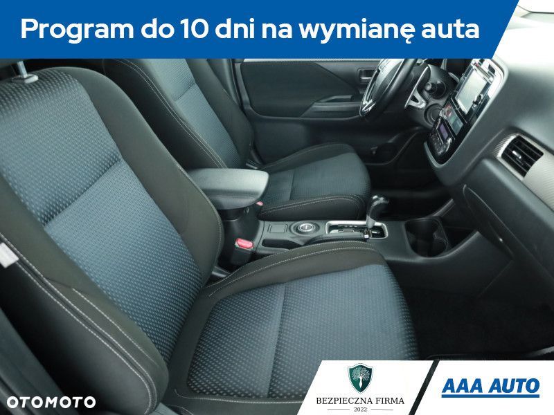 Mitsubishi Outlander - 9