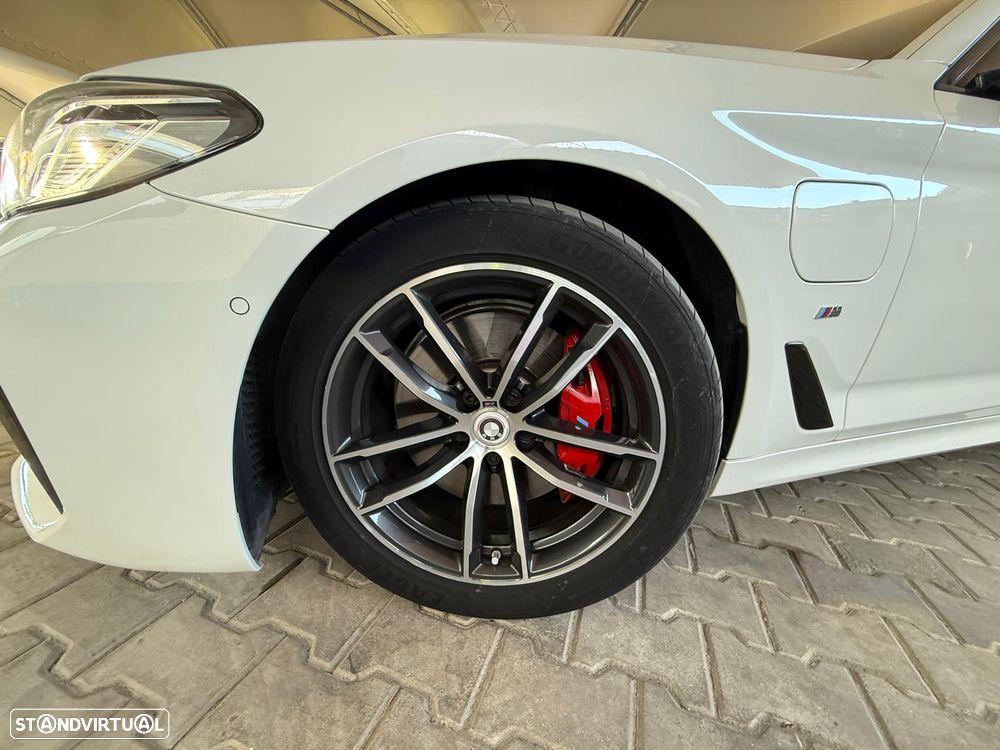 BMW 530 e Pack Desportivo M - 15