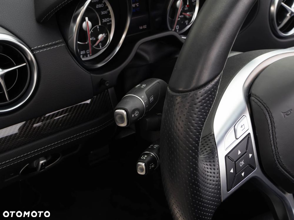 Mercedes-Benz SL 63 AMG - 24