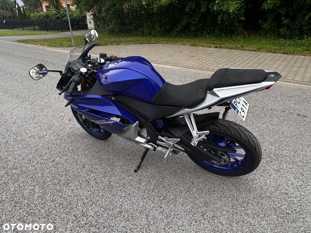 Yamaha YZF - 4